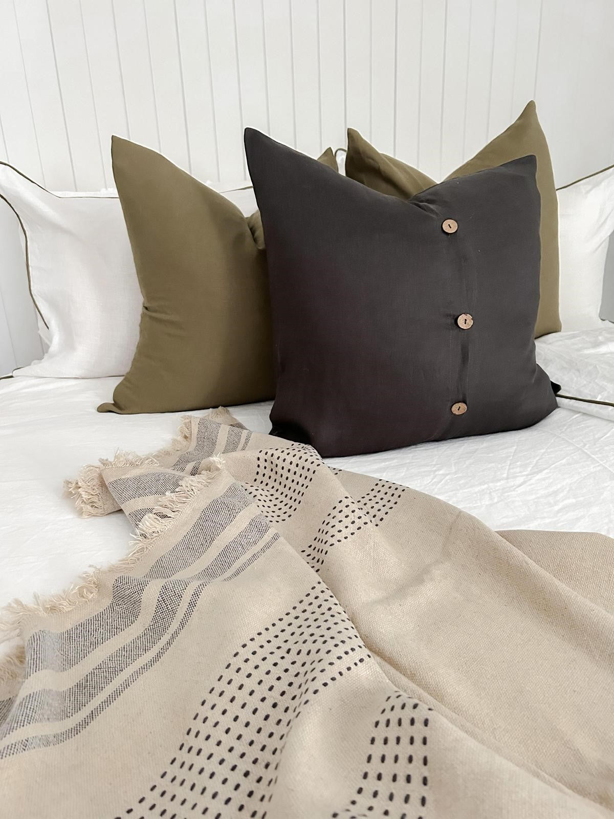 Grey linen outlet cushion