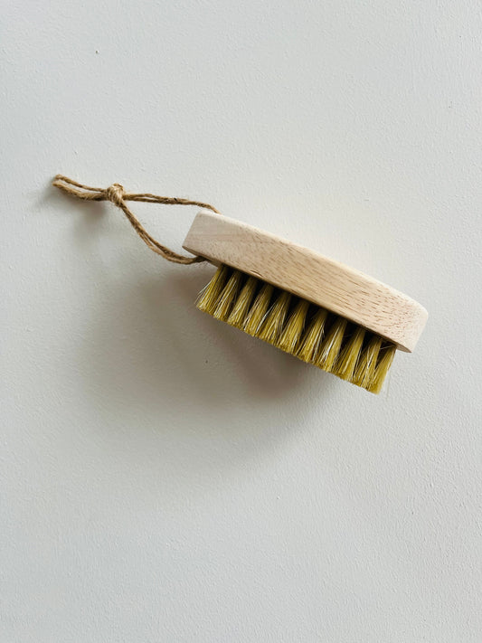 Bamboo Clothes Brush - Perfect for lint and fibre removal